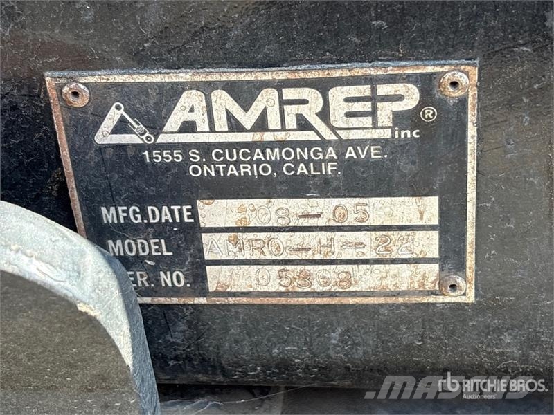 Freightliner Cascadia 125 6x4 Roll-Off Truck (Inoperable) شاحنات لوادر