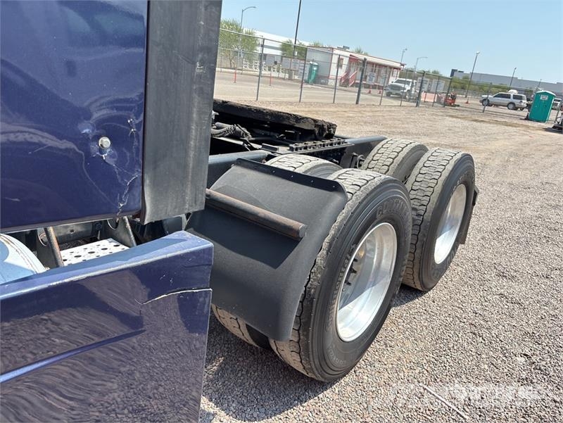 Freightliner Cascadia 125 6x4 T/A Sleeper Truck Tractor وحدات الجر
