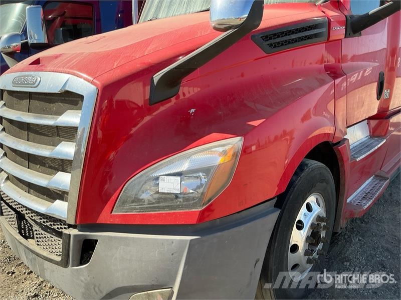 Freightliner Cascadia 6x4 T/A Sleeper Truck Tractor Tracteur routier
