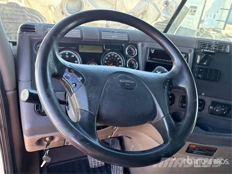 Freightliner Cascadia 125 6x4 T/A Sleeper Truck Tractor Motrici e Trattori Stradali