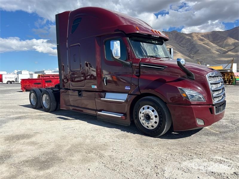 Freightliner Cascadia 126 6x4 T/A Sleeper Truck Tractor Tractores (camiões)