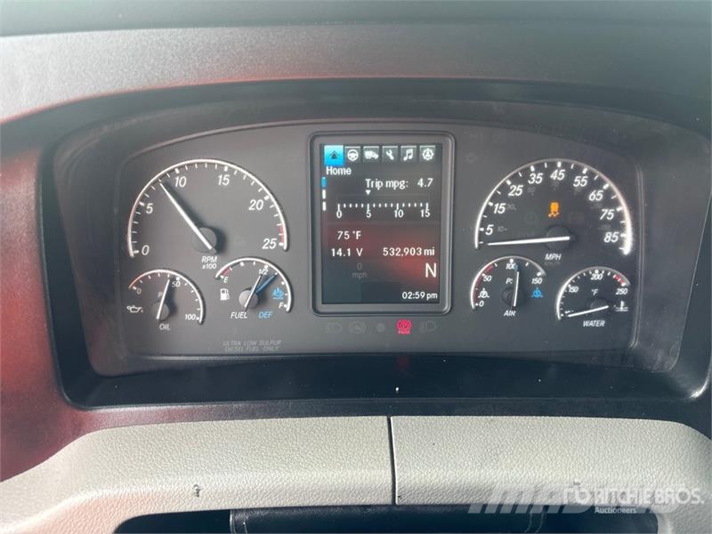 Freightliner Cascadia 126 6x4 T/A Sleeper Truck Tractor Motrici e Trattori Stradali