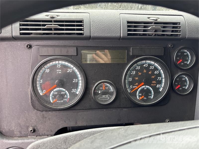 Freightliner Cascadia 125 Vetopöytäautot