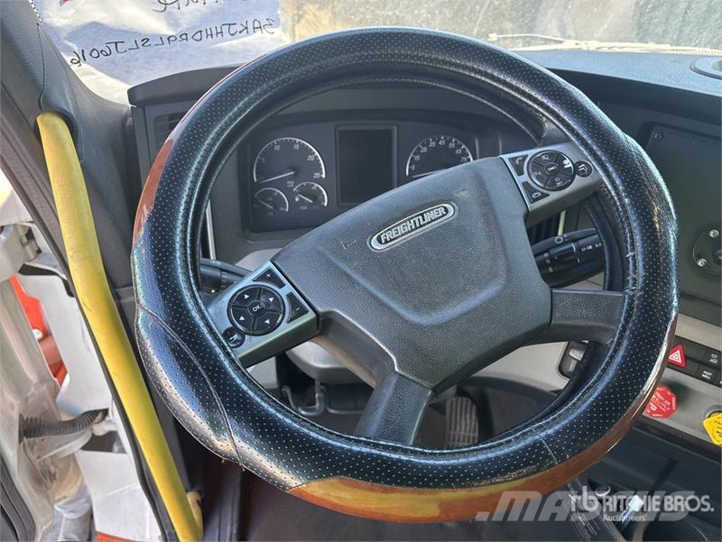 Freightliner Cascadia 126 Naudoti vilkikai