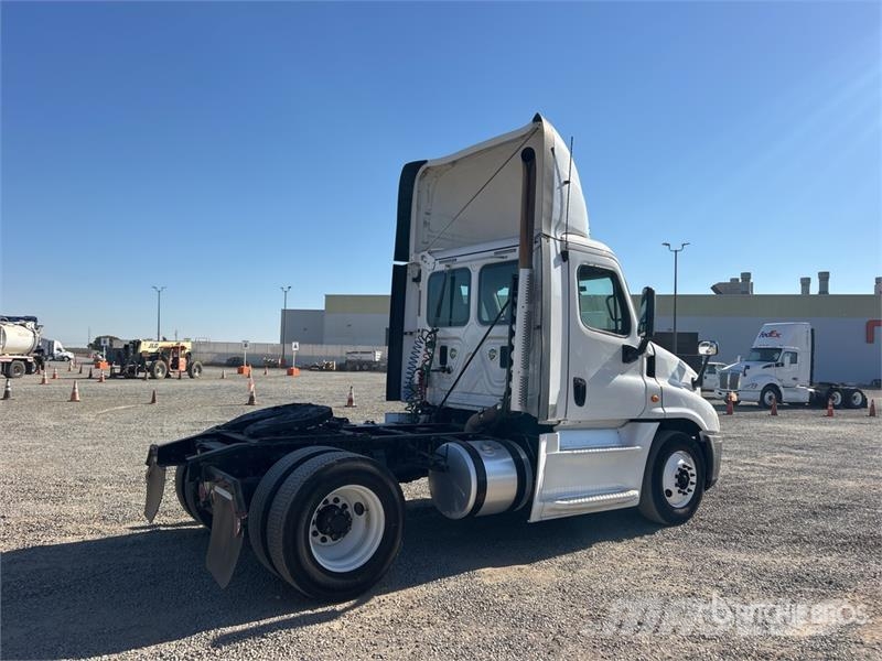 Freightliner Cascadia 125 Autotractoare