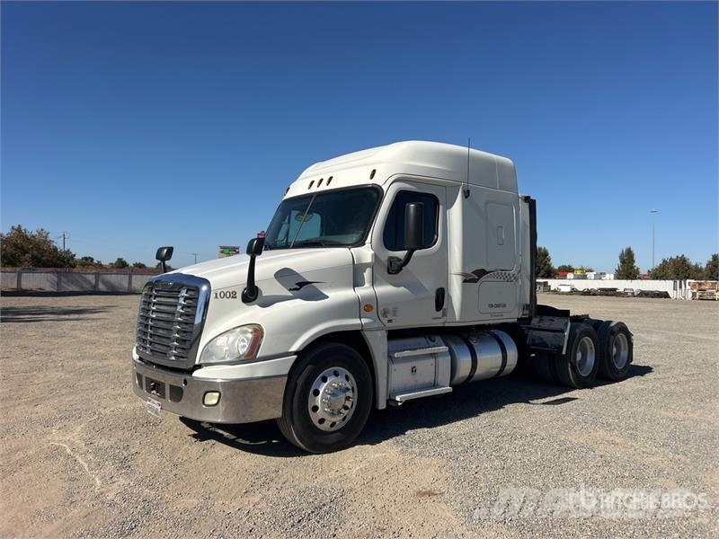 Freightliner Cascadia 125 6x4 T/A Sleeper Truck Tractor Motrici e Trattori Stradali
