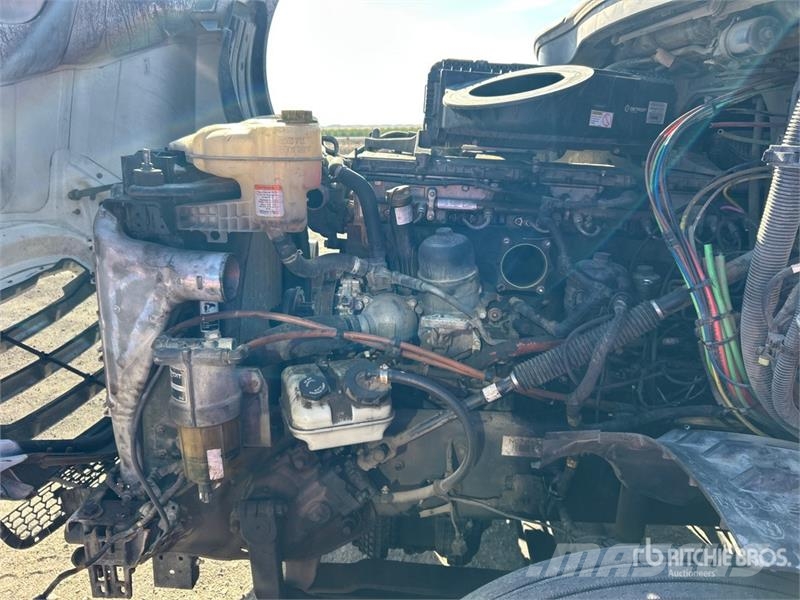 Freightliner Cascadia 6x4 T/A Sleeper Truck Tractor Тягачі