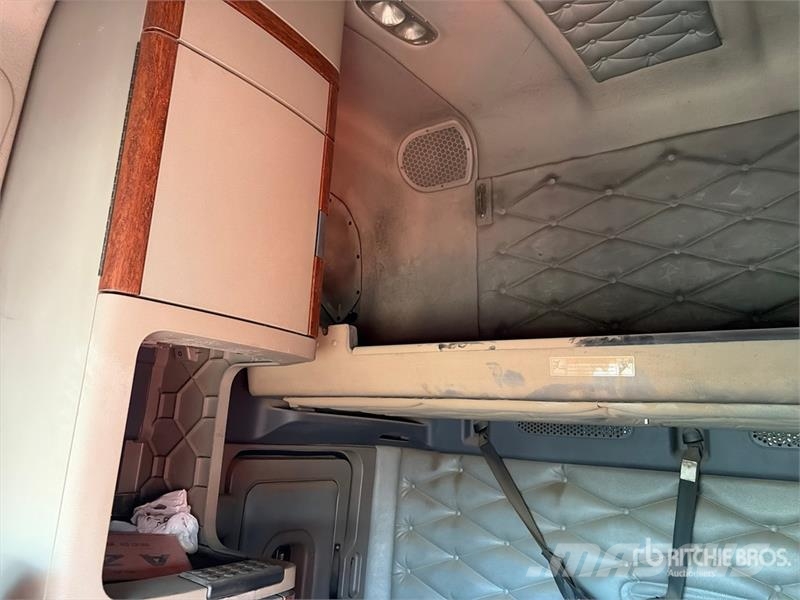 Freightliner Cascadia 125 6x4 T/A Sleeper Truck Tractor Tractores (camiões)