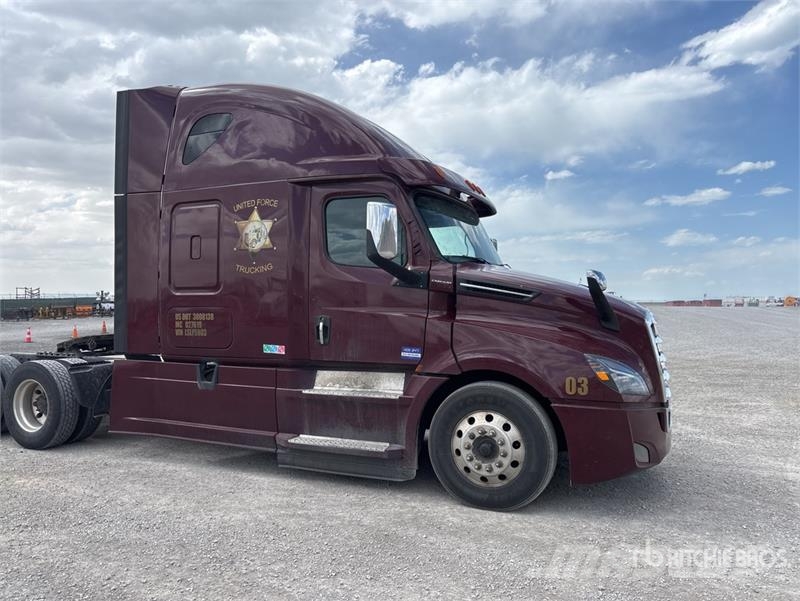 Freightliner Cascadia 126 6x4 T/A Sleeper Truck Tractor Motrici e Trattori Stradali