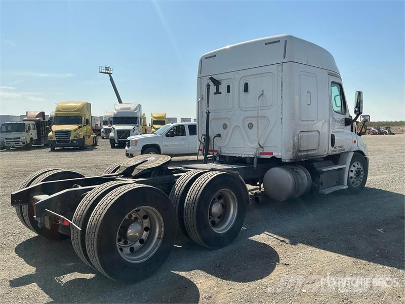 Freightliner Cascadia 113 Sattelzugmaschinen