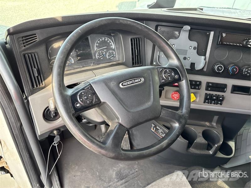 Freightliner Cascadia 126 Truck Tractor Units