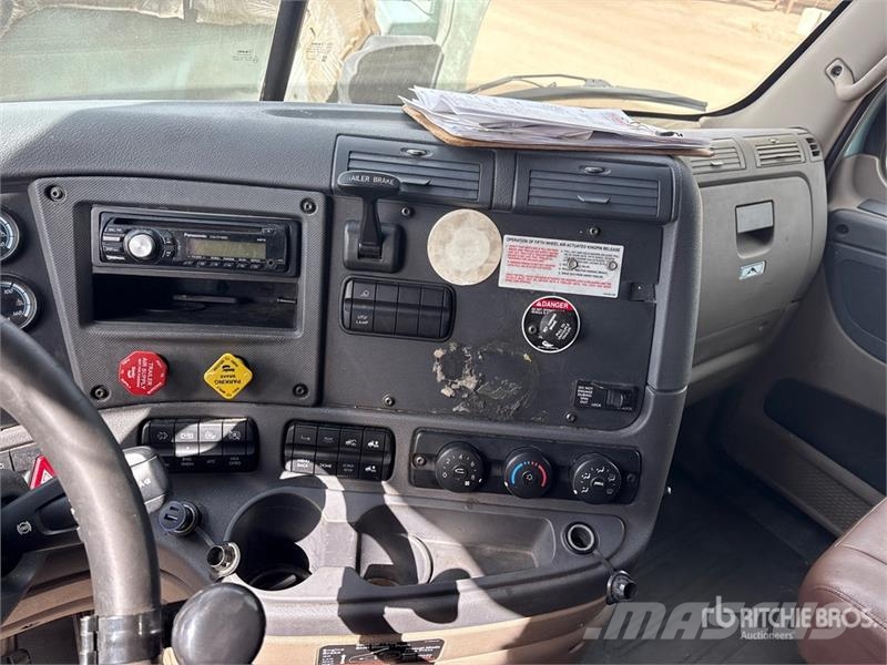 Freightliner Cascadia 113 Vilcēji
