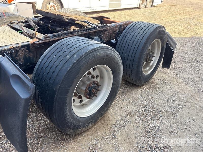Freightliner Cascadia 125 6x4 T/A Sleeper Truck Tractor (Inoper 트랙터 유닛