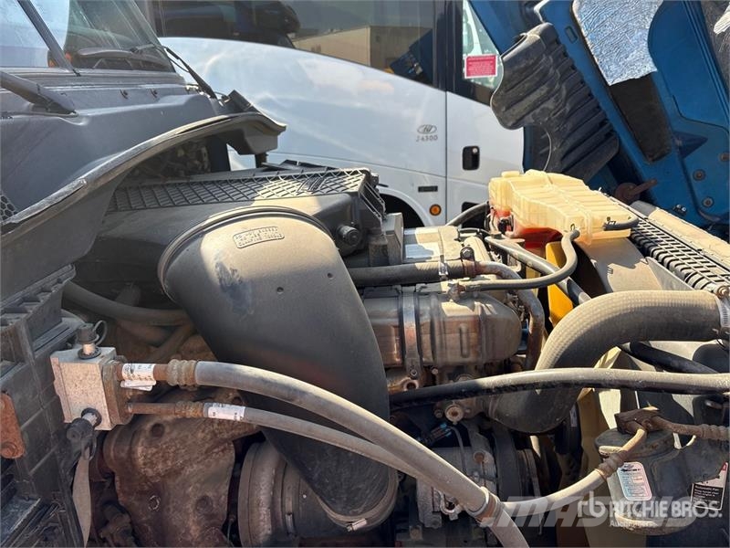 Freightliner Cascadia 125 6x4 T/A Sleeper Truck Tractor (Inoper 트랙터 유닛