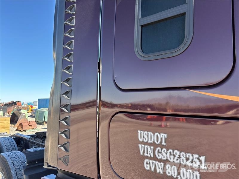 Freightliner Cascadia 125 6x4 T/A Sleeper Truck Tractor Tractor Units