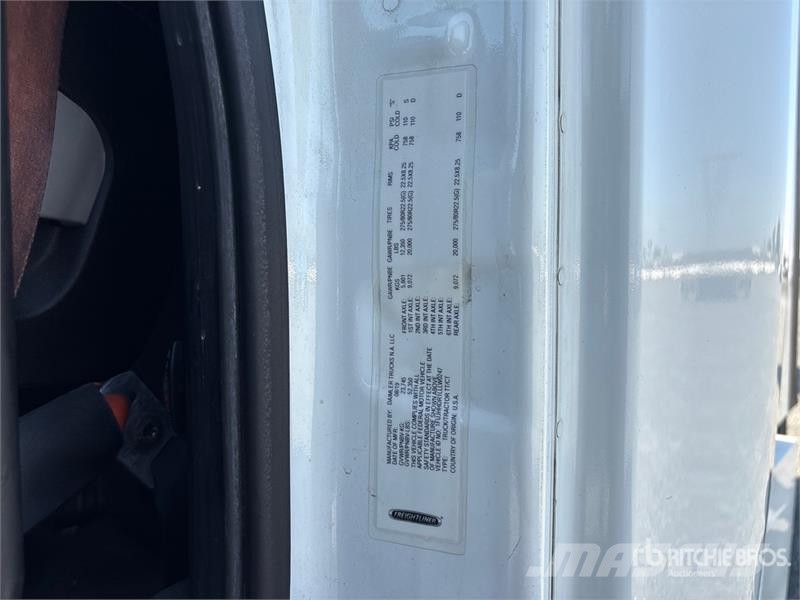 Freightliner Cascadia 126 6x4 T/A Sleeper Truck Tractor 트랙터 유닛