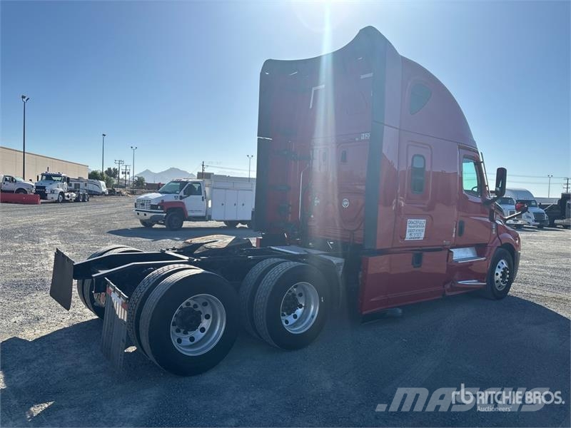 Freightliner Cascadia 126 6x4 T/A Sleeper Truck Tractor Tractor Units