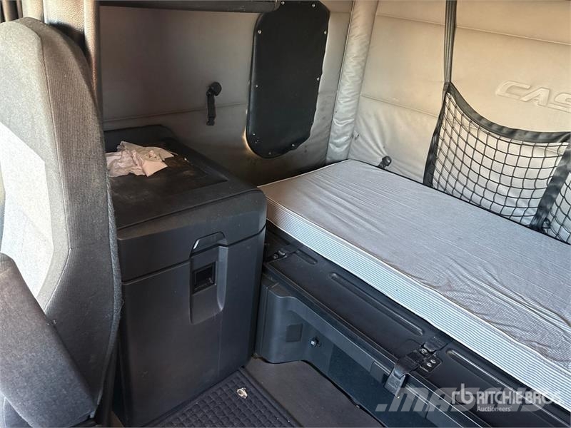Freightliner Cascadia 126 T/A Sleeper Truck Tractor Tegljači