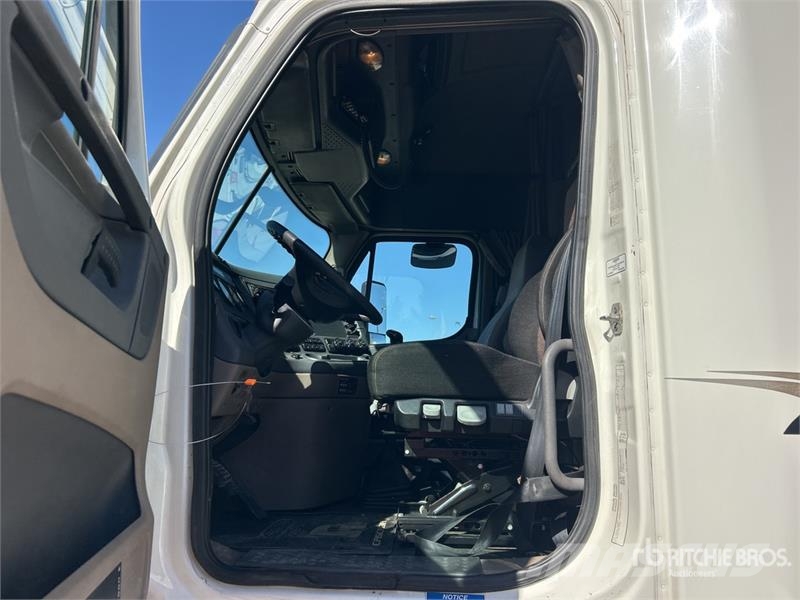 Freightliner Cascadia 125 6x4 T/A Sleeper Truck Tractor Motrici e Trattori Stradali
