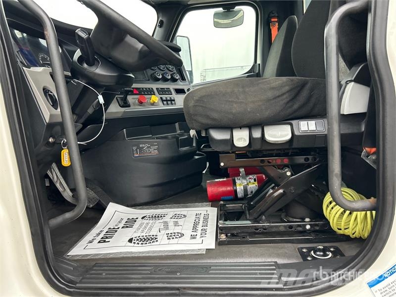 Freightliner Cascadia 126 وحدات الجر