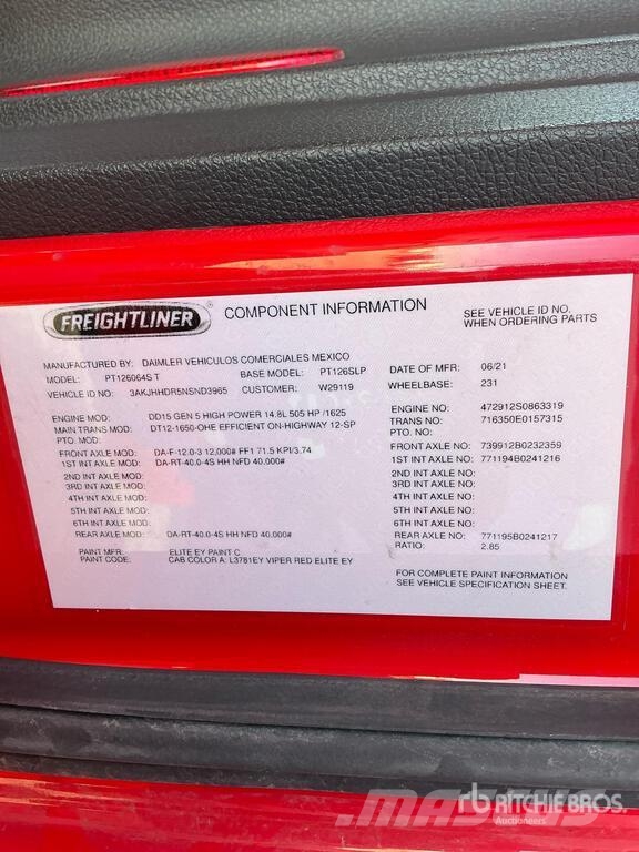 Freightliner Cascadia 126 6x4 T/A Sleeper Truck Tractor 트랙터 유닛