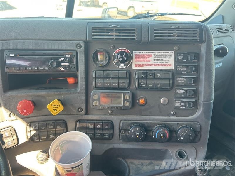 Freightliner Cascadia 125 6x4 T/A Dump Truck Camion benne