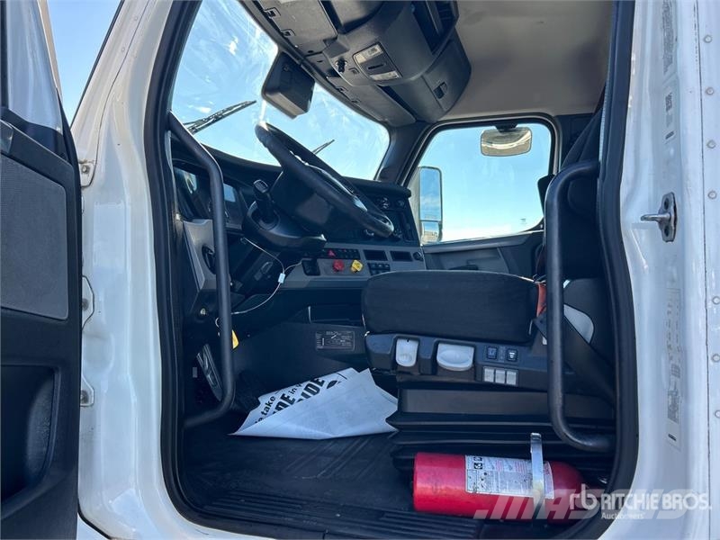 Freightliner Cascadia 116 وحدات الجر