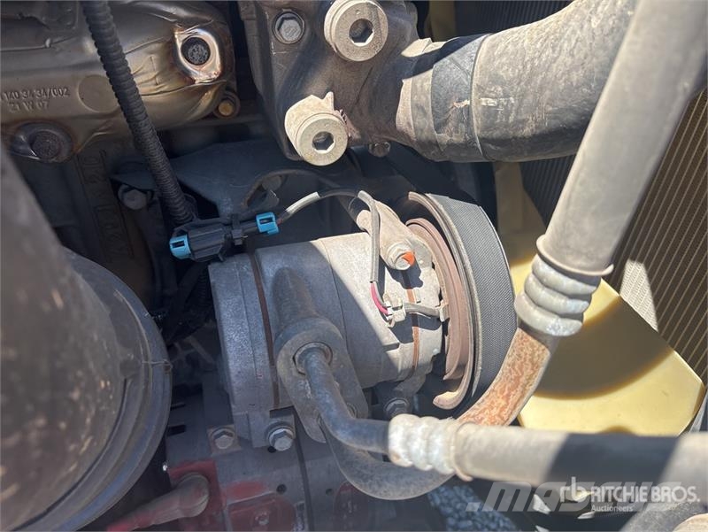 Freightliner Cascadia 126 6x4 T/A Sleeper Truck Tractor 트랙터 유닛