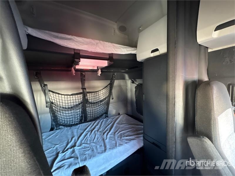 Freightliner Cascadia 126 6x4 T/A Sleeper Truck Tractor Motrici e Trattori Stradali