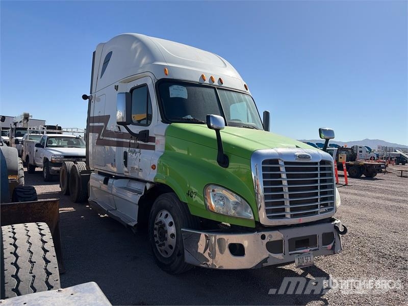 Freightliner Cascadia 125 6x4 T/A Sleeper Truck Tractor Tractores (camiões)