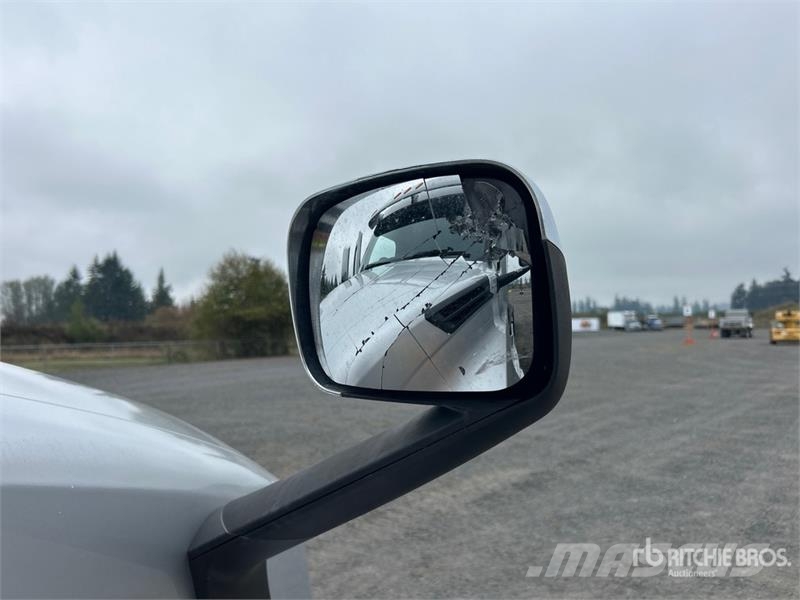 Freightliner Cascadia 126 6x4 T/A Sleeper Truck Tractor Cabezas tractoras