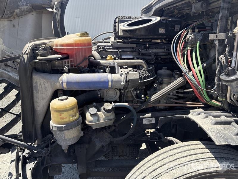 Freightliner Cascadia 126 6x4 T/A Sleeper Truck Tractor وحدات الجر