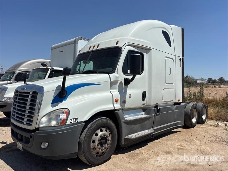 Freightliner Cascadia 125 6x4 T/A Sleeper Truck Tractor Sattelzugmaschinen