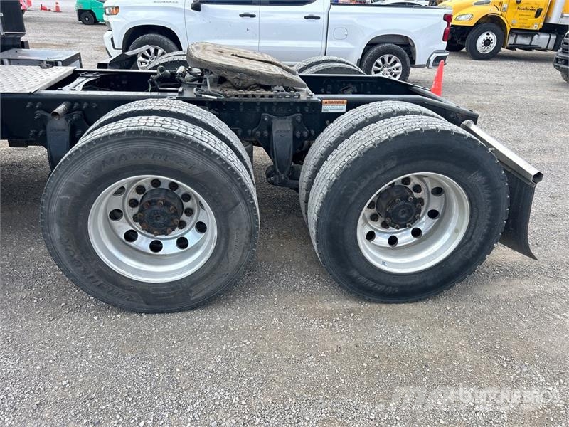 Freightliner Cascadia 126 6x4 T/A Sleeper Truck Tractor Τράκτορες