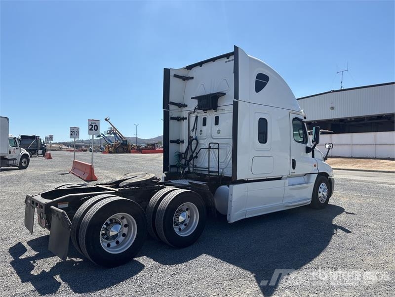 Freightliner Cascadia 125 Vlačilci