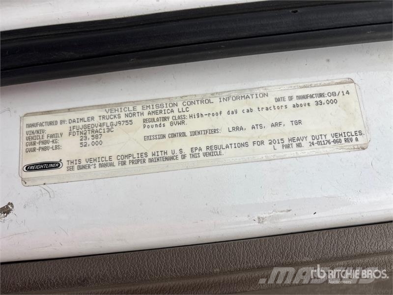 Freightliner Cascadia 6x4 T/A Day Cab Truck Tractor Vilcēji