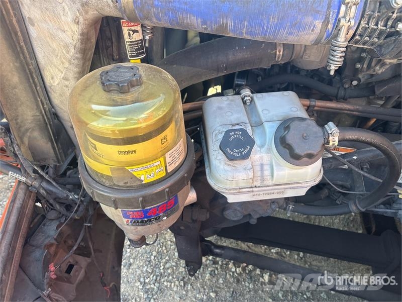 Freightliner Cascadia 126 6x4 T/A Sleeper Truck Tractor وحدات الجر