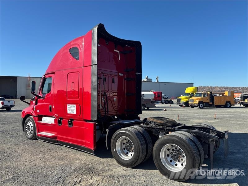 Freightliner Cascadia 126 6x4 T/A Sleeper Truck Tractor Tractor Units