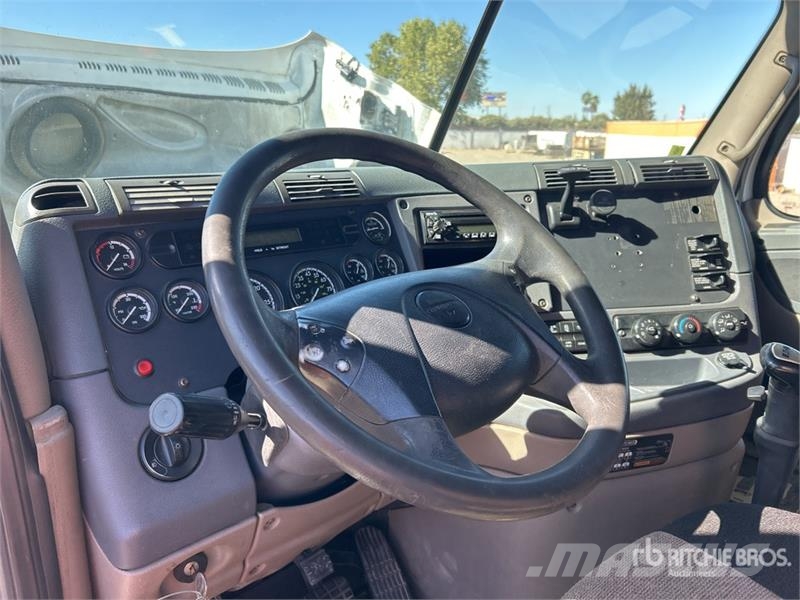 Freightliner Cascadia 125 6x4 T/A Sleeper Truck Tractor Motrici e Trattori Stradali