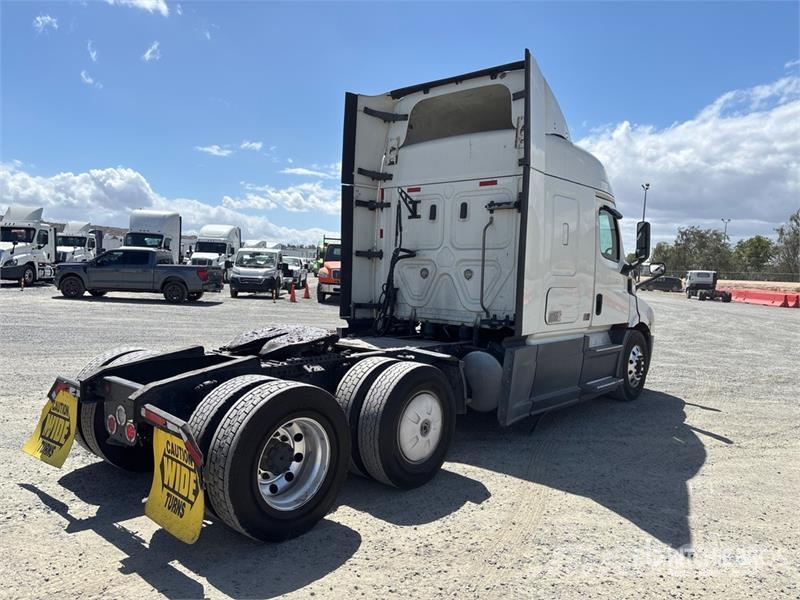Freightliner Cascadia 116 Tractor Units