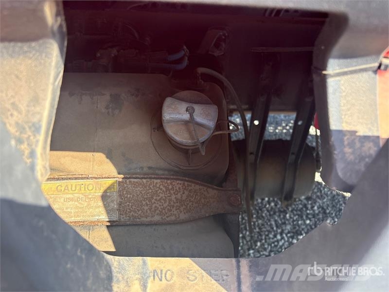 Freightliner Cascadia 126 6x4 T/A Sleeper Truck Tractor Vilcēji
