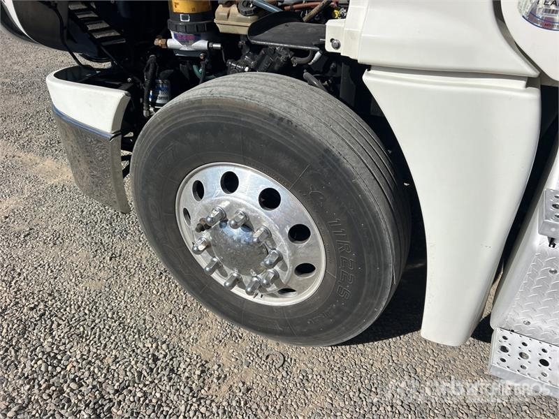 Freightliner Cascadia 125 6x4 T/A Sleeper Truck Tractor Motrici e Trattori Stradali