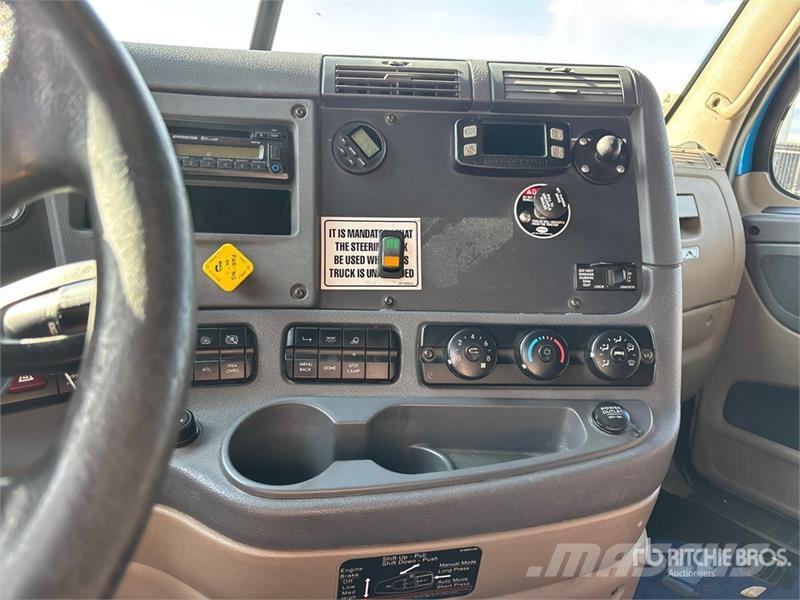 Freightliner Cascadia 125 6x4 T/A Sleeper Truck Tractor وحدات الجر