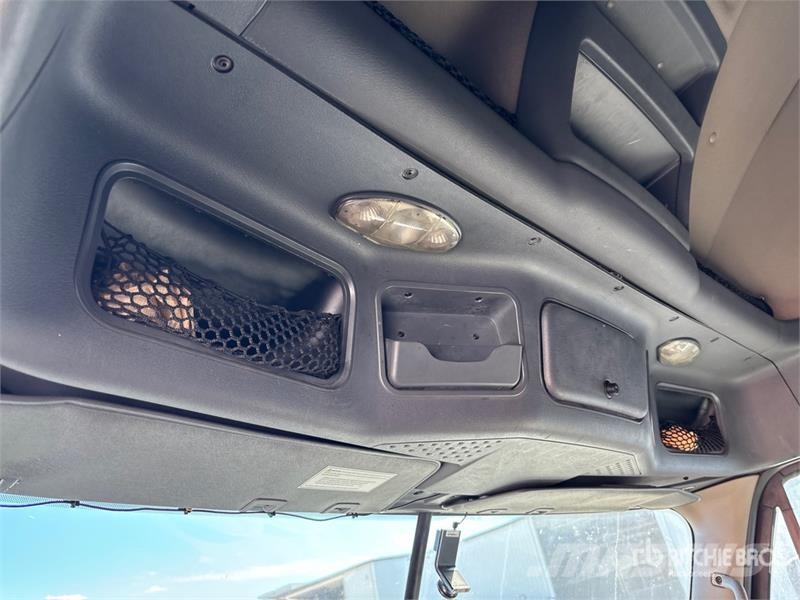 Freightliner Cascadia 125 6x4 T/A Sleeper Truck Tractor Седельные тягачи