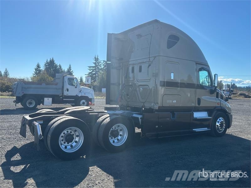 Freightliner Cascadia 113 Vlačilci