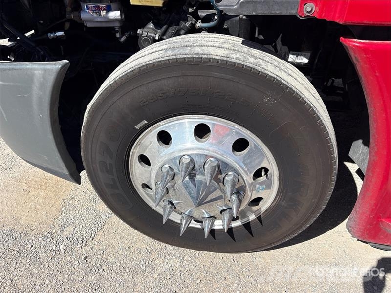 Freightliner Cascadia 125 6x4 T/A Sleeper Truck Tractor Sattelzugmaschinen