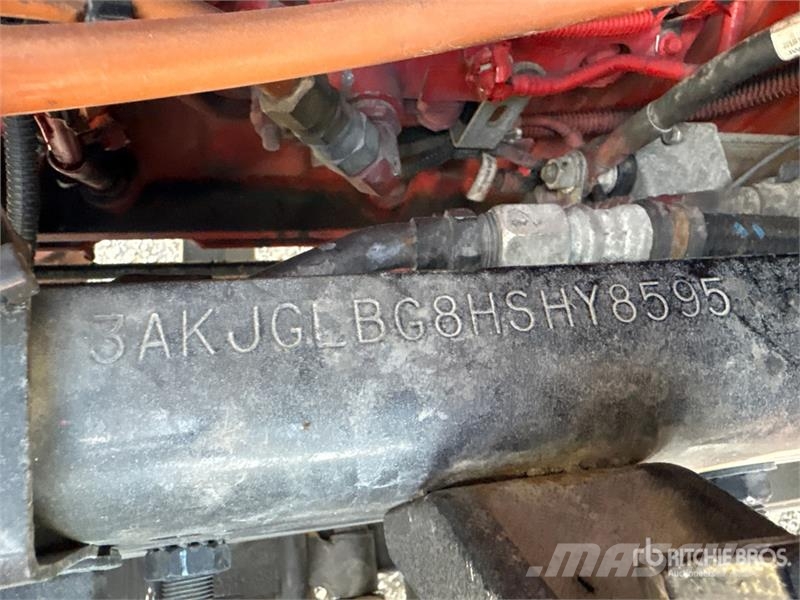 Freightliner Cascadia 125 6x4 T/A Sleeper Truck Tractor Тягачі