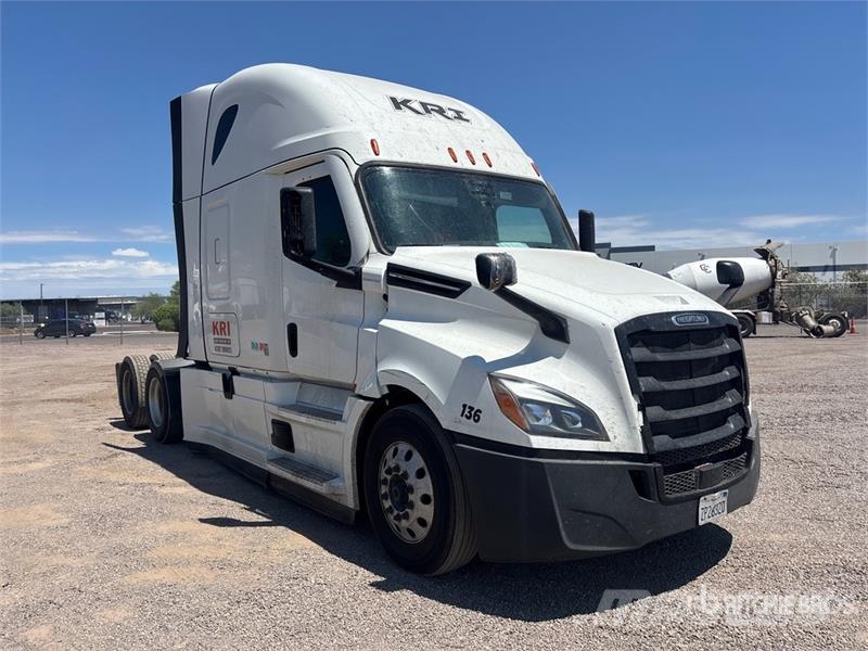 Freightliner Cascadia 126 6x4 T/A Sleeper Truck Tractor Τράκτορες
