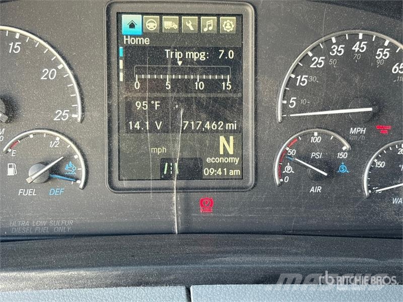 Freightliner Cascadia 126 6x2 T/A Sleeper Truck Tractor Vlačilci