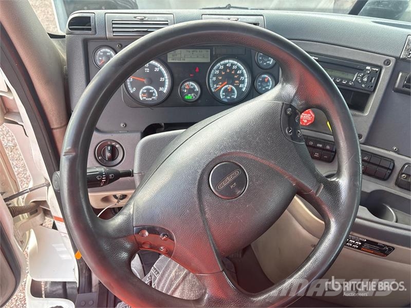 Freightliner Cascadia 113 Седельные тягачи
